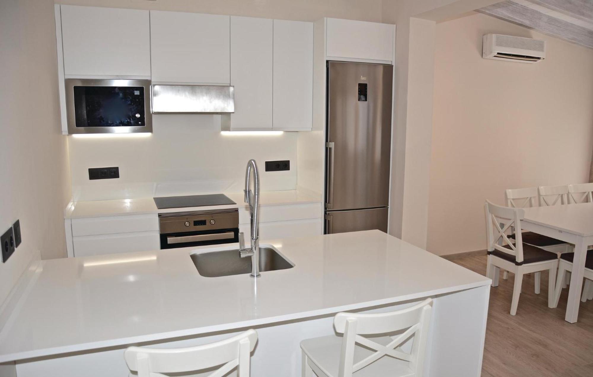 Awesome Home In Palma De Mallorca With Kitchen Exterior foto